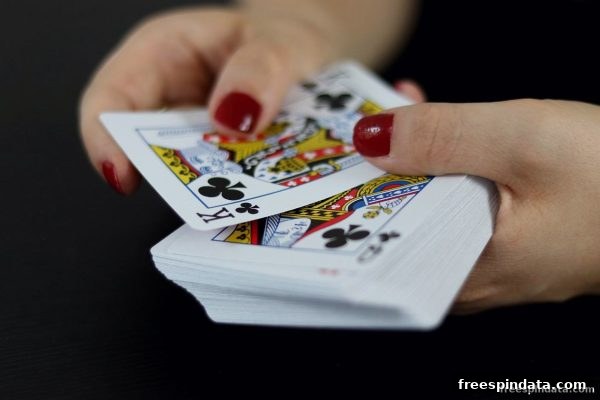 免费旋转游戏中的斗地主抢分攻略：核心策略与实战技巧